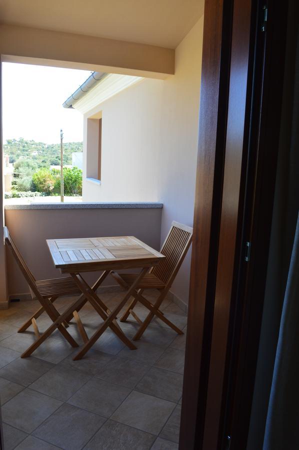 Guest Rooms Affittacamere San Teodoro  Eksteriør billede
